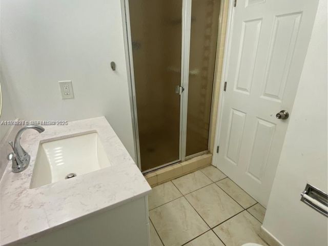 2-bedroom condo for sale in Hallandale Beach - 2500 Parkview Dr 1920 - MondialRealty