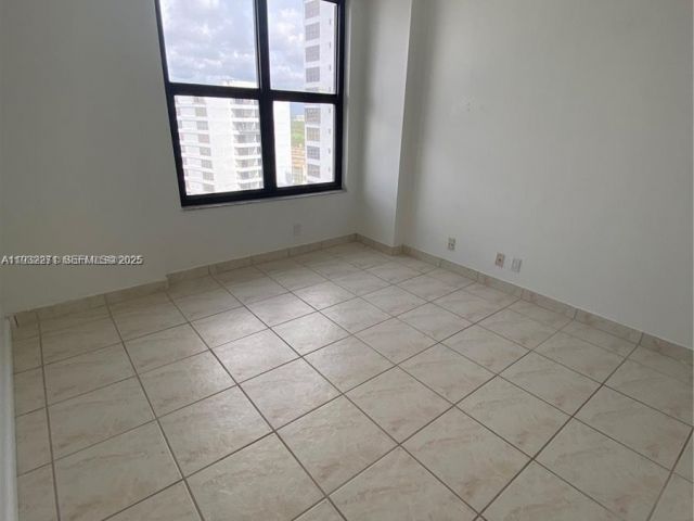2-bedroom condo for sale in Hallandale Beach - 2500 Parkview Dr 1920 - MondialRealty
