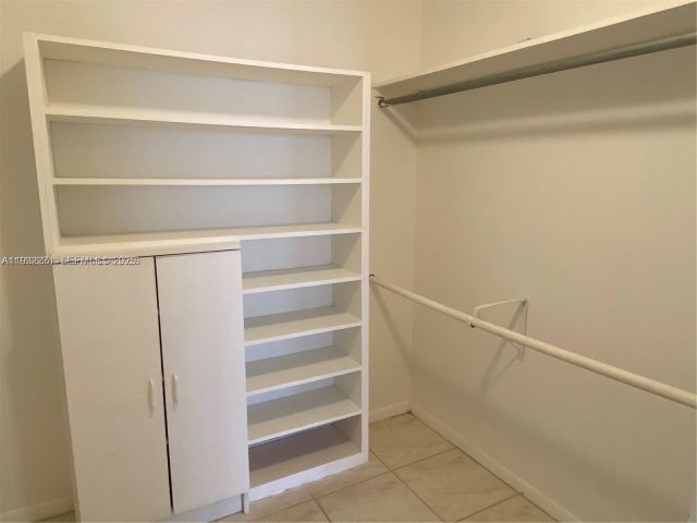 2-bedroom condo for sale in Hallandale Beach - 2500 Parkview Dr 1920 - MondialRealty