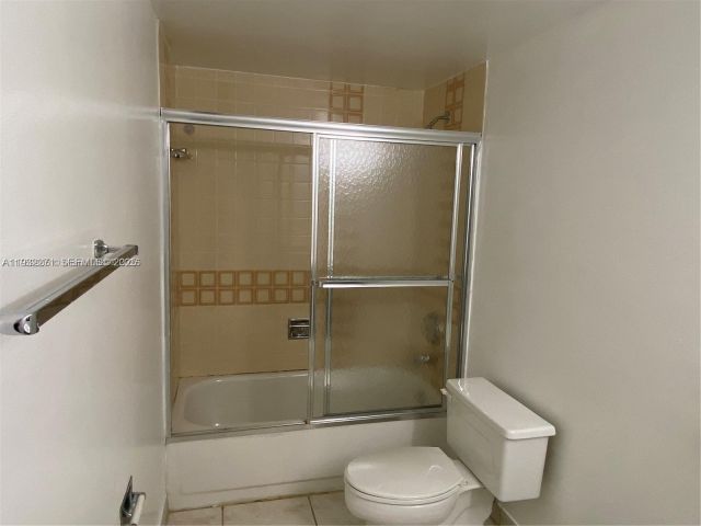 2-bedroom condo for sale in Hallandale Beach - 2500 Parkview Dr 1920 - MondialRealty