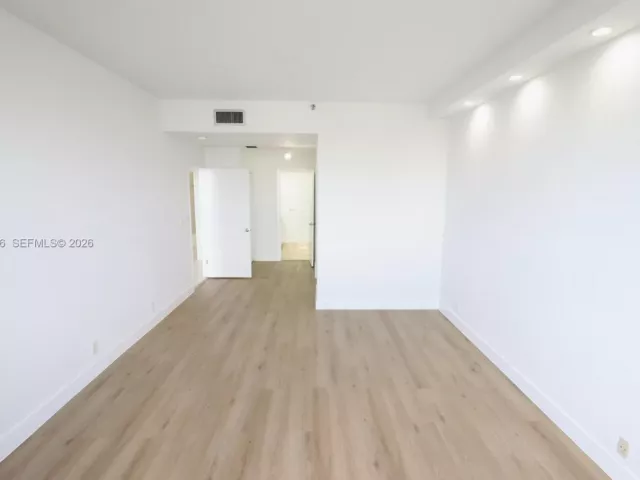 Apartment for rent  Unit #926 - photo 6924974