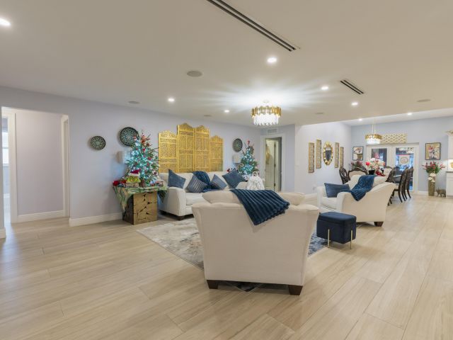 Home for sale at 851 SE 5th Avenue - photo 6906561