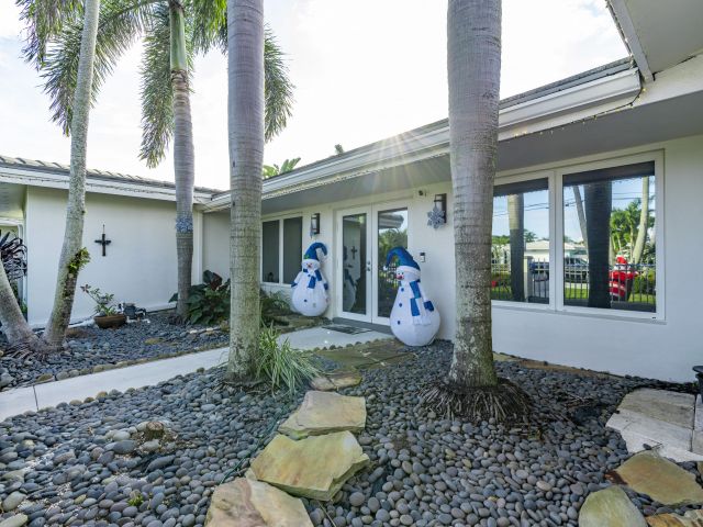 Home for sale at 851 SE 5th Avenue - photo 6906565