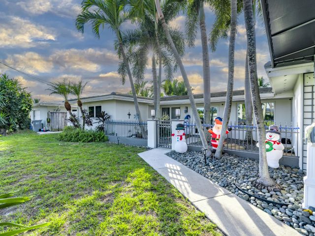 Home for sale at 851 SE 5th Avenue - photo 6906567