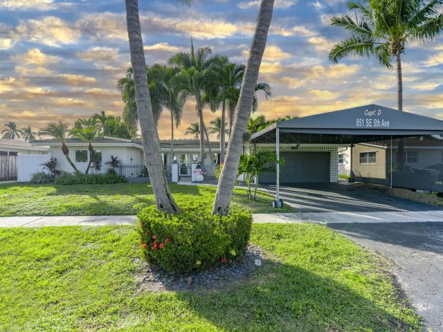 Home for sale at 851 SE 5th Avenue - photo 6906570