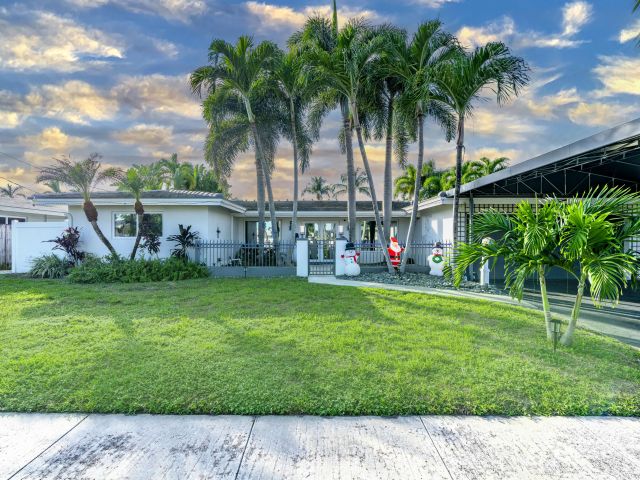 Home for sale at 851 SE 5th Avenue - photo 6906572