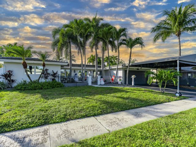 Home for sale at 851 SE 5th Avenue - photo 6906575