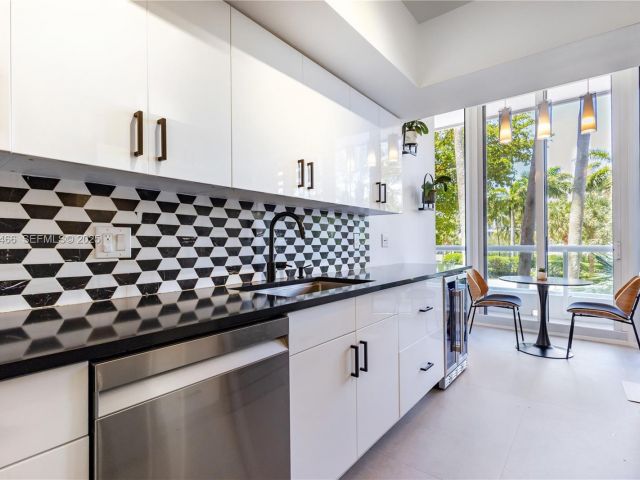 Apartment for sale  Unit #304 - photo 6918644