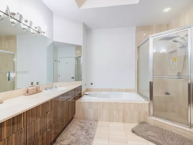 Apartment for sale  Unit #304 - photo 6918637