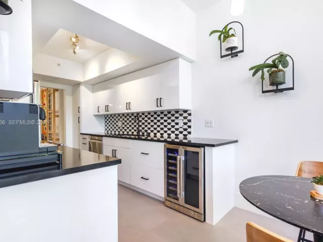 Apartment for sale  Unit #304 - photo 6918641