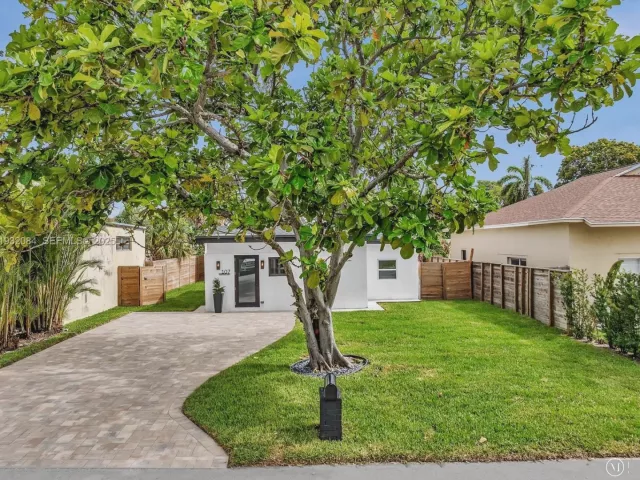 2-bedroom home for rent in Delray Beach - 107 Central Ave - MondialRealty