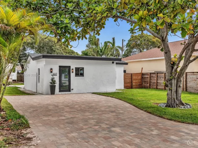 2-bedroom home for rent in Delray Beach - 107 Central Ave - MondialRealty