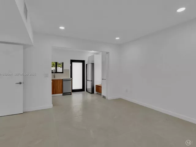 2-bedroom home for rent in Delray Beach - 107 Central Ave - MondialRealty