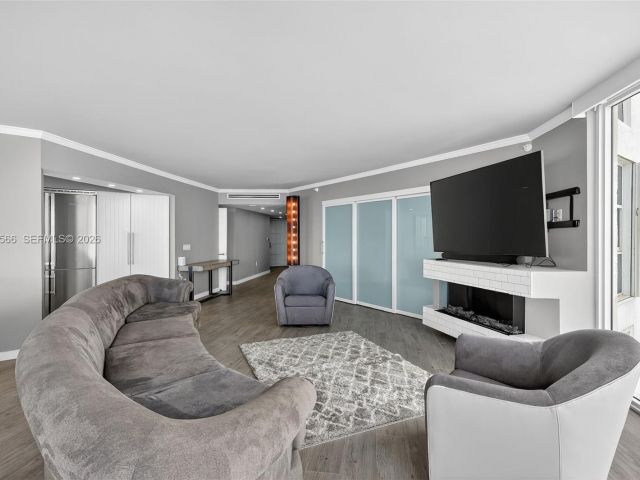 Apartment for rent  Unit #808 - photo 6925260