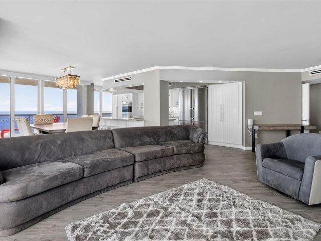 Apartment for rent  Unit #808 - photo 6925263