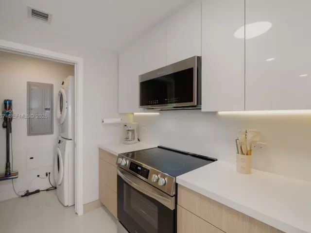 Apartment for rent  Unit #2401 - photo 7271091