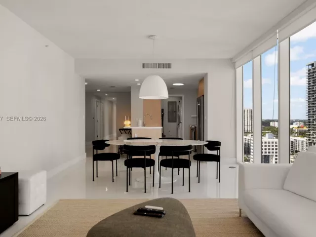 Apartment for rent  Unit #2401 - photo 7271100