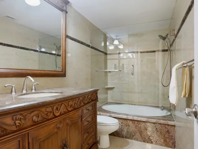 3-bedroom condo for sale in Fort Lauderdale - 3410 Galt Ocean Drive 802 N - MondialRealty