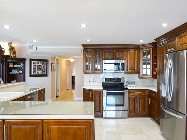 3-bedroom condo for sale in Fort Lauderdale - 3410 Galt Ocean Drive 802 N - MondialRealty