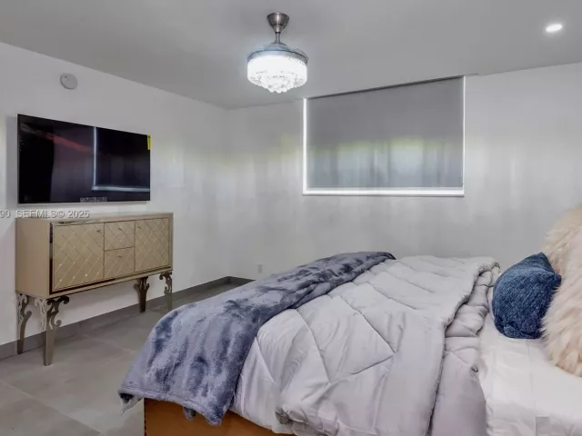 2-bedroom condo for sale in Hollywood - 4001 S Ocean Dr 9F - MondialRealty