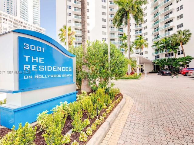 2-bedroom condo for rent in Hollywood - 3001 S Ocean Dr 645 - MondialRealty