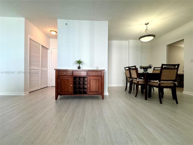2-bedroom condo for rent in Hollywood - 3001 S Ocean Dr 645 - MondialRealty
