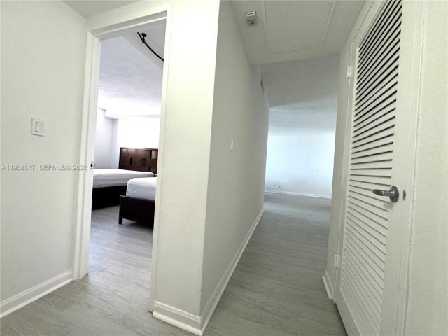 2-bedroom condo for rent in Hollywood - 3001 S Ocean Dr 645 - MondialRealty