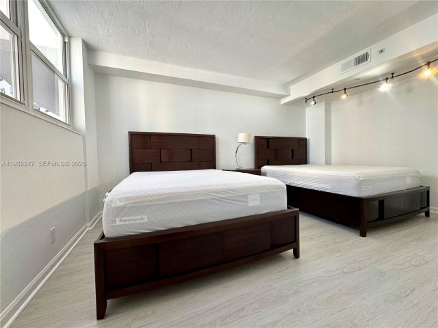 2-bedroom condo for rent in Hollywood - 3001 S Ocean Dr 645 - MondialRealty