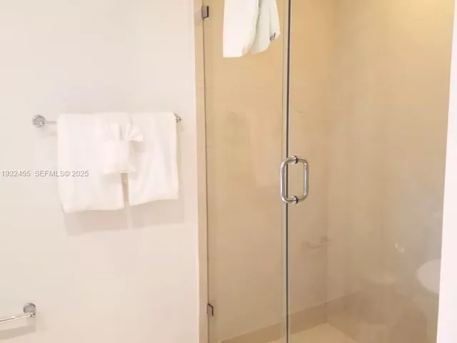 1-bedroom condo for sale in Hollywood - 4111 S Ocean Dr MPH09 - MondialRealty