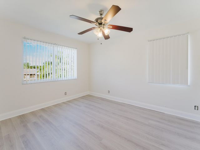 Home for rent at 302 NE 36th Street - photo 6911448