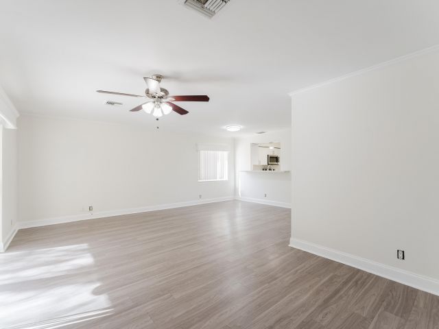 Home for rent at 302 NE 36th Street - photo 6911449