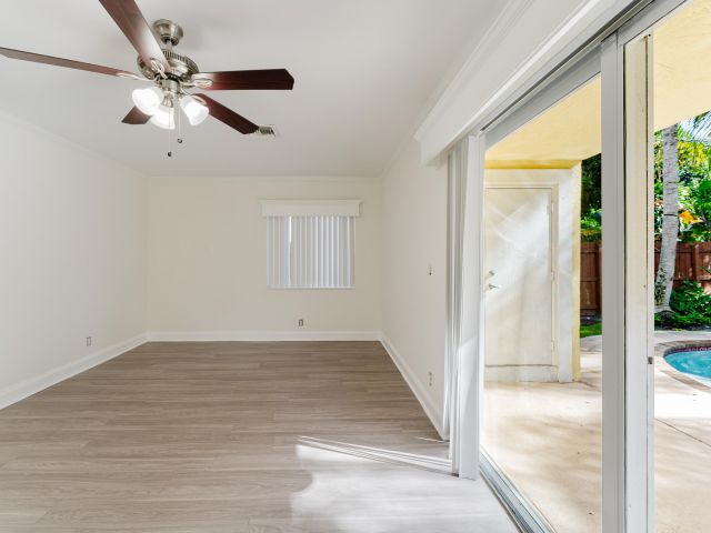 Home for rent at 302 NE 36th Street - photo 6911451