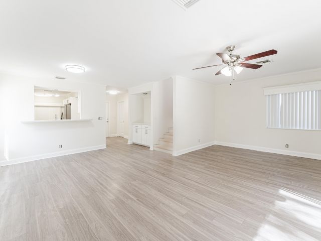 Home for rent at 302 NE 36th Street - photo 6911452