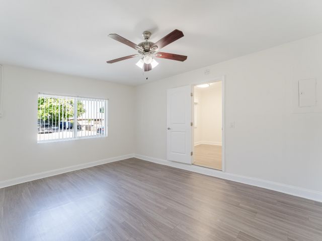 Home for rent at 302 NE 36th Street - photo 6911455