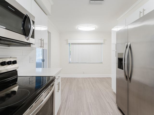 Home for rent at 302 NE 36th Street - photo 6911459