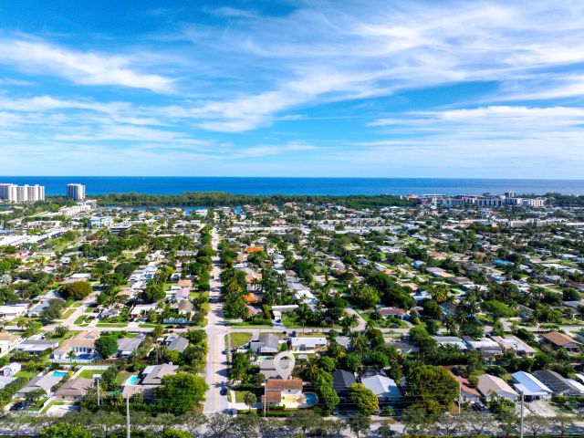 Home for rent at 302 NE 36th Street - photo 6911462