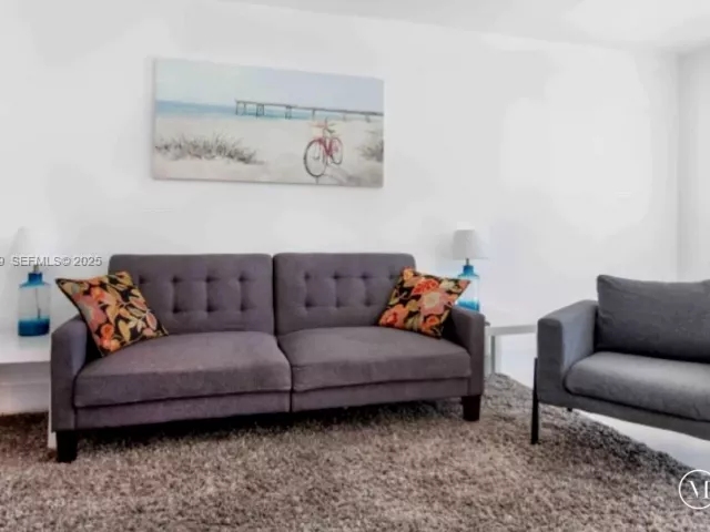 2-bedroom condo for rent in Miami - 1717 N Bayshore Dr A-1652 - MondialRealty