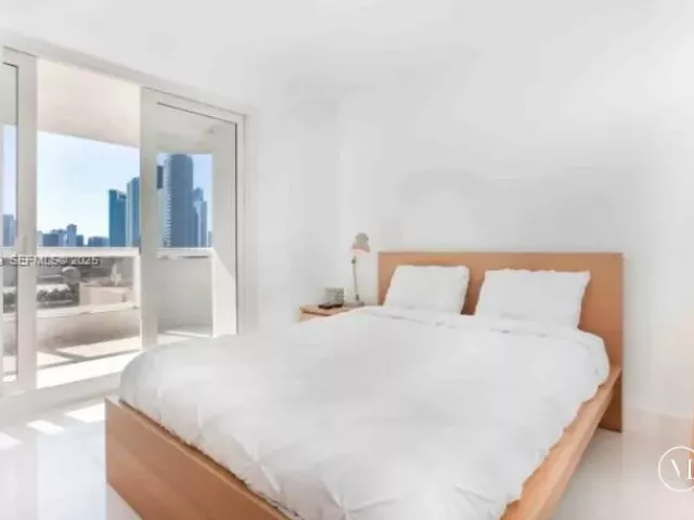 2-bedroom condo for rent in Miami - 1717 N Bayshore Dr A-1652 - MondialRealty