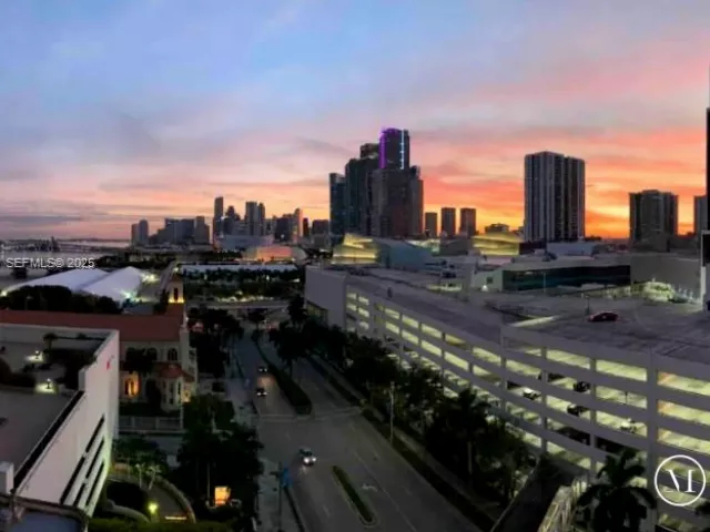 2-bedroom condo for rent in Miami - 1717 N Bayshore Dr A-1652 - MondialRealty