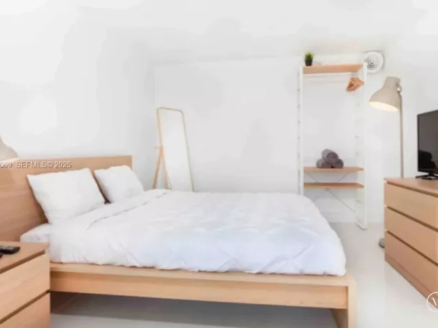 2-bedroom condo for rent in Miami - 1717 N Bayshore Dr A-1652 - MondialRealty