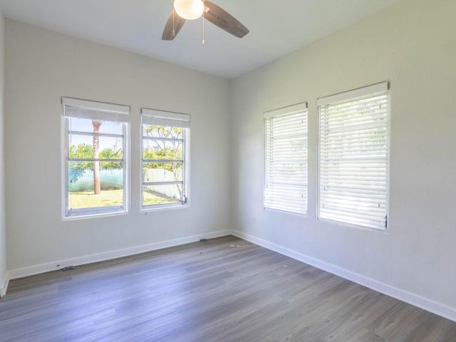 Home for rent at 1716 Mercer Avenue - photo 6911776