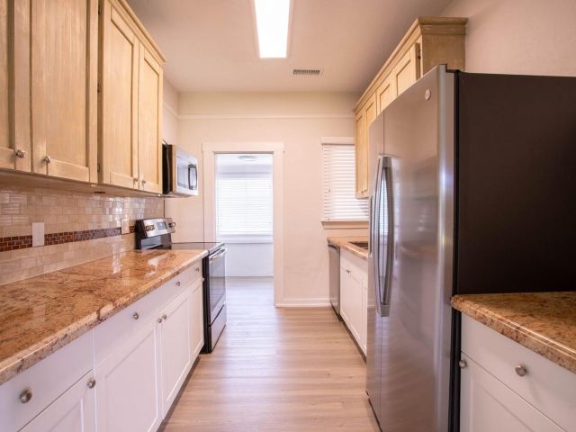 Home for rent at 1716 Mercer Avenue - photo 6911785