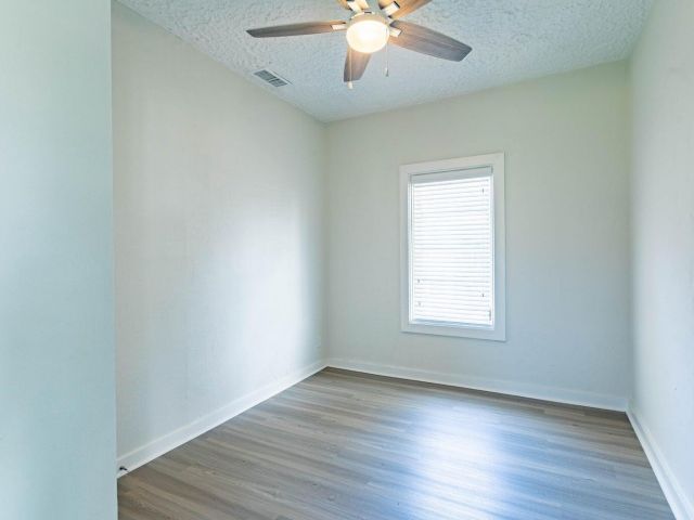 Home for rent at 1716 Mercer Avenue - photo 6911786