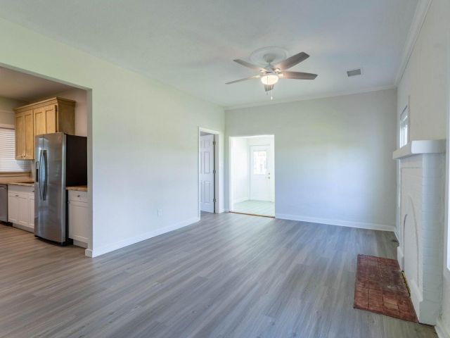 Home for rent at 1716 Mercer Avenue - photo 6911787