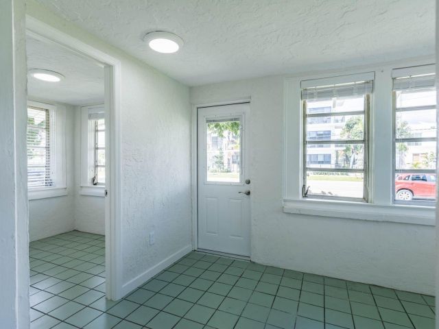 Home for rent at 1716 Mercer Avenue - photo 6911791