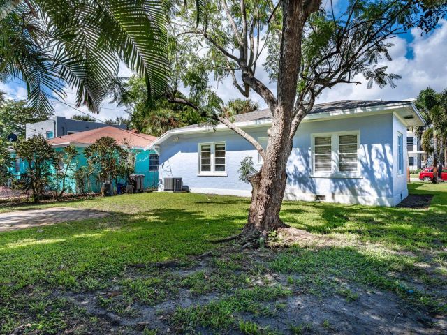 Home for rent at 1716 Mercer Avenue - photo 6911792