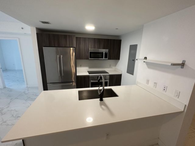 Apartment for rent  Unit #211 - photo 6913430