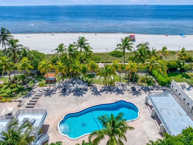 2-bedroom condo for sale in Miami Beach -  - MondialRealty