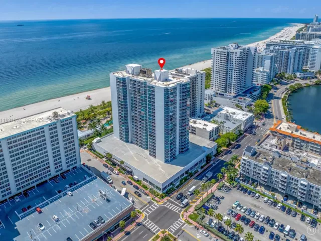 2-bedroom condo for sale in Miami Beach -  - MondialRealty