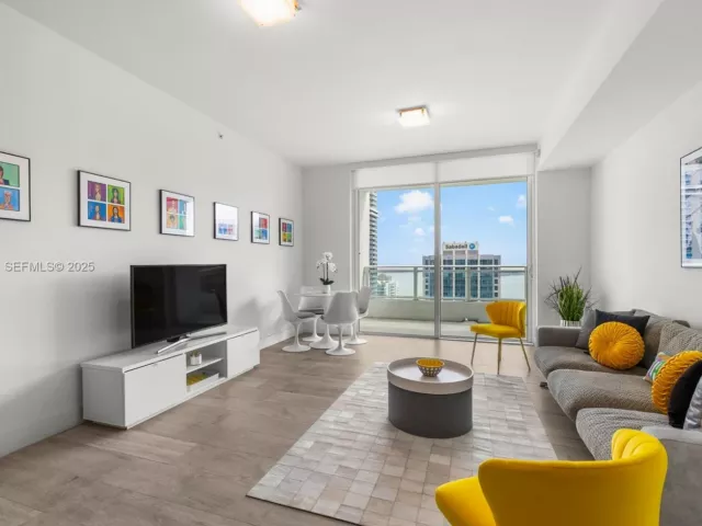 1-bedroom condo for sale in Miami - 1080 Brickell Ave 3602 - MondialRealty